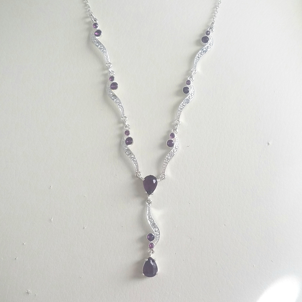 NWOT simulated Amethyst Y drop necklace